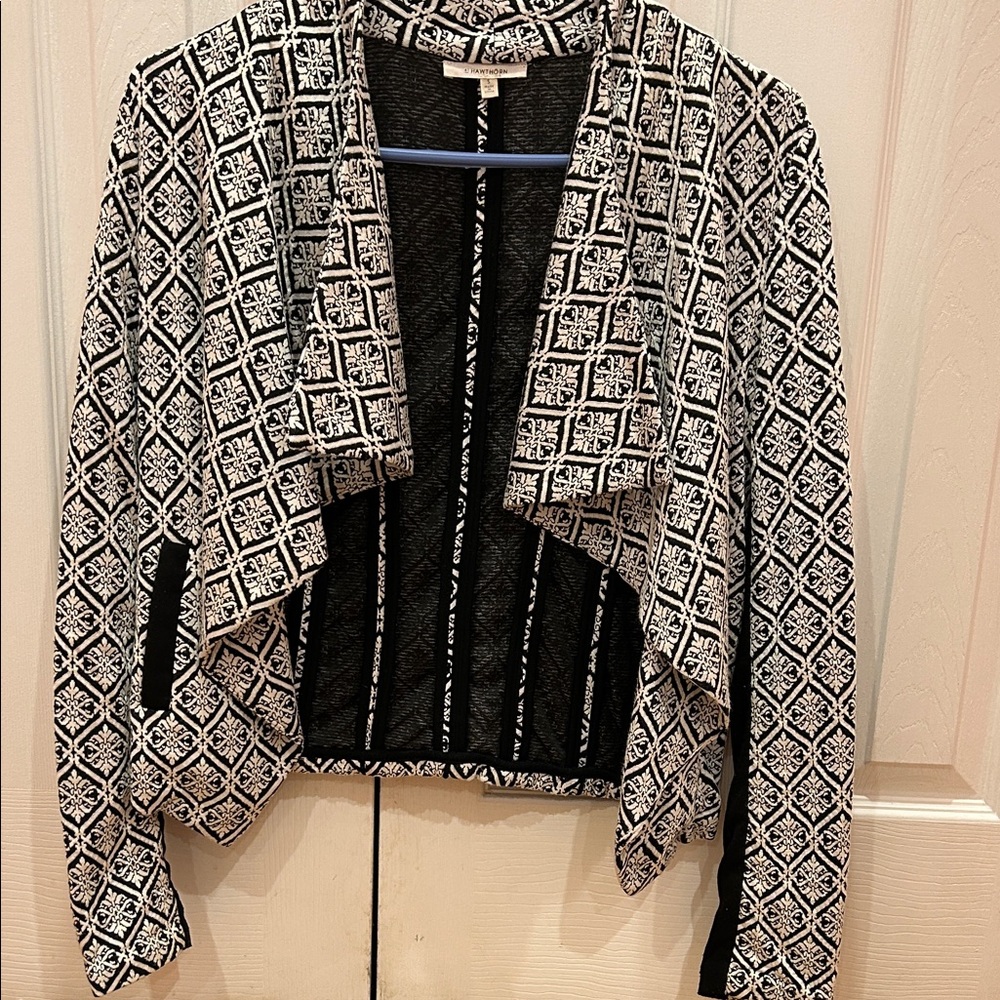 41 Hawthorn Black and White Geometric Sweater